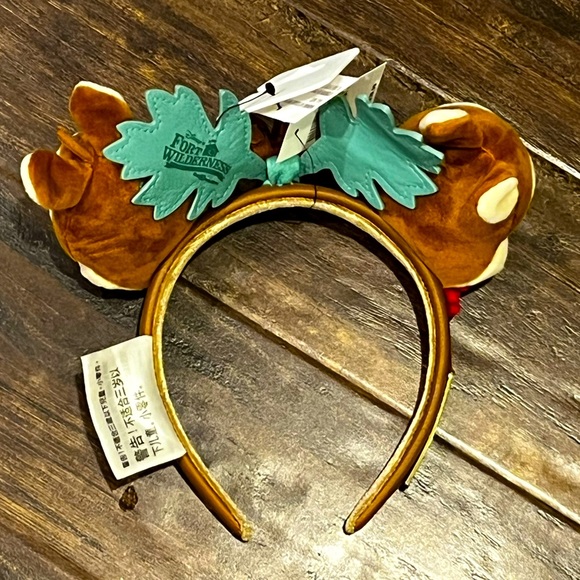 ✨ Disney Parks Loungefly Chip n Dale Fort Wilderness Minnie Mickey Ears ✨ NWT - Picture 6 of 10